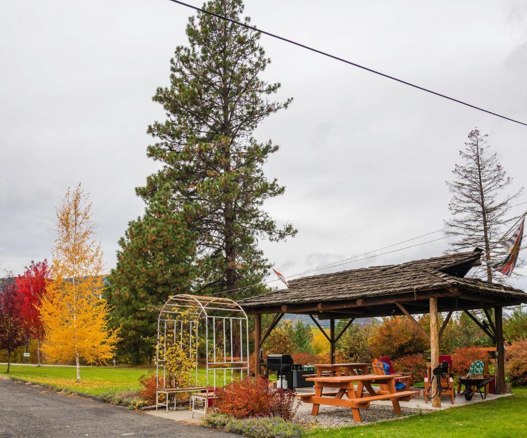 Lakeview Motel Christina Lake Exterior photo